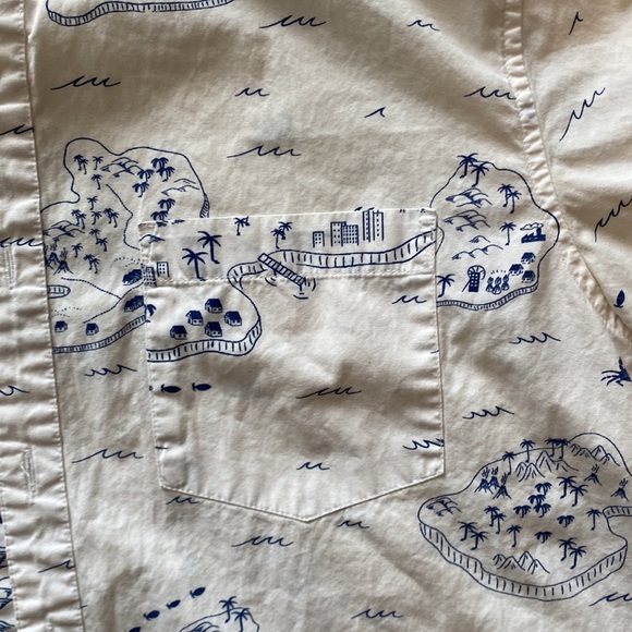 Forever 21 Short sleeve button up - Picture 2 of 4